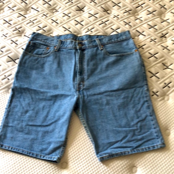 Levi’s denim shorts - Picture 2 of 4